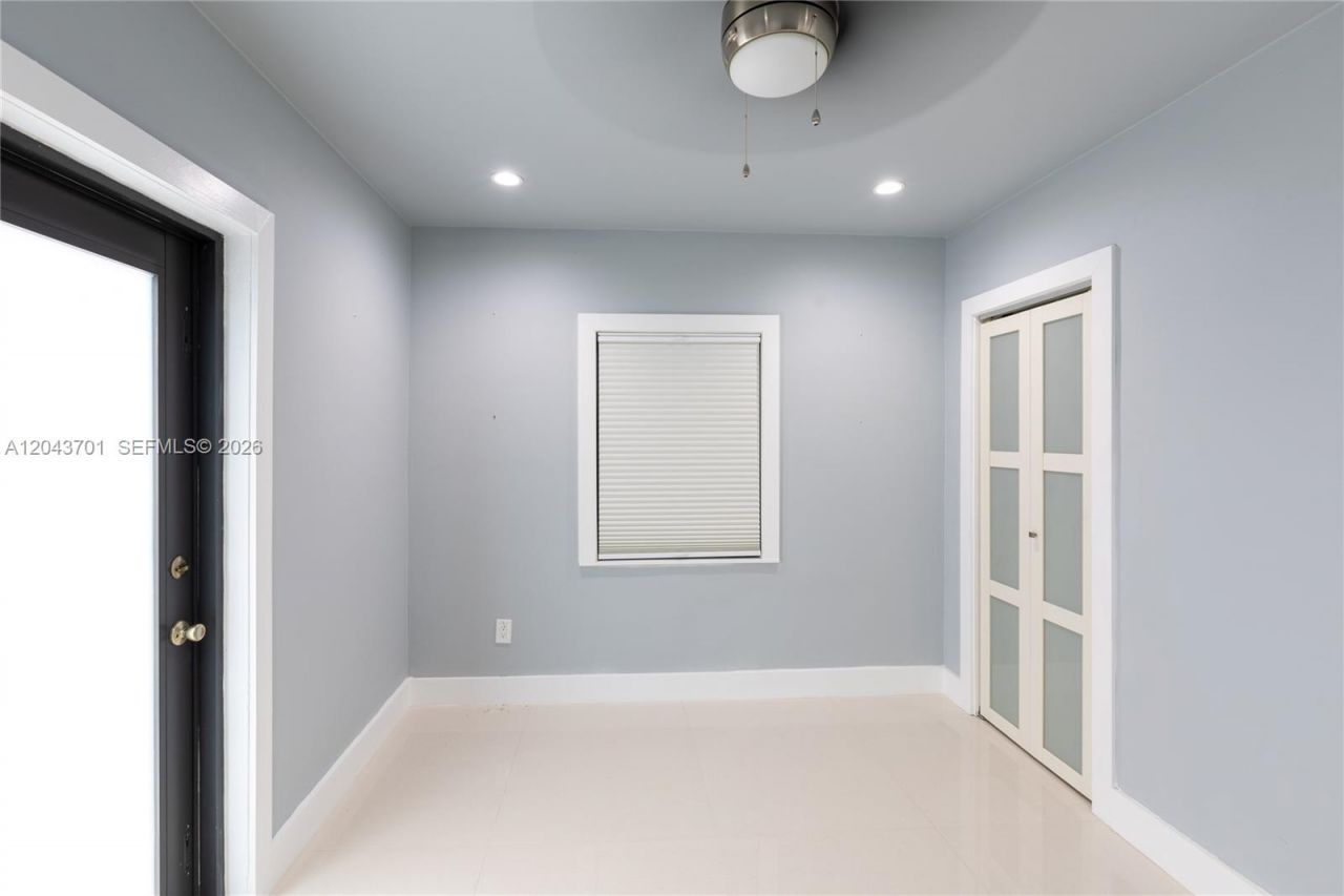 4538 SW 1st St , Unit 2, Miami, FL 33134 Photo