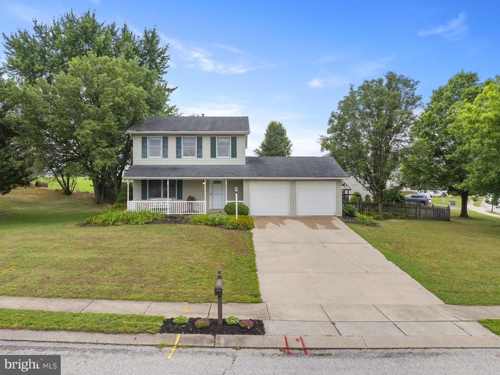2904 Village Square Drive, Dover, PA 17315 Main Photo