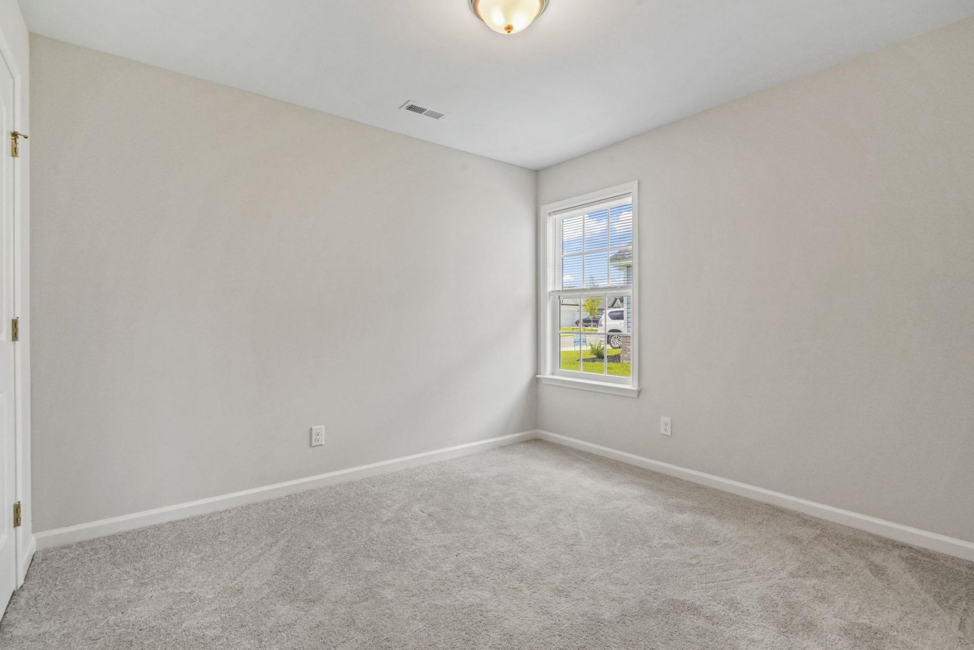 602 Lightwood Dr. Photo 32