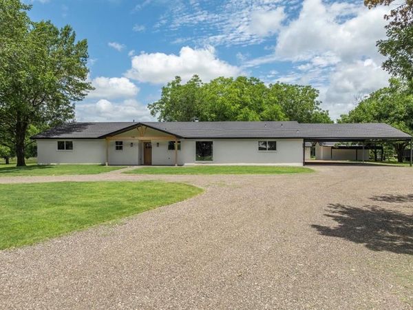 616 E Moonlight Drive , Robinson, TX 76706