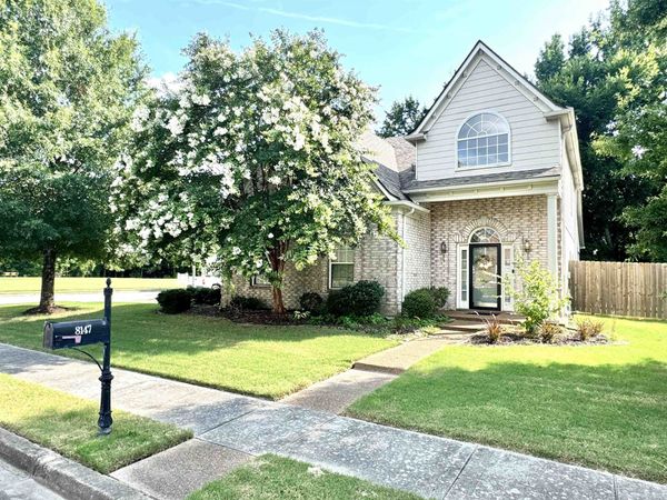 8147 FLEETS RUN DR, Cordova, TN 38018
