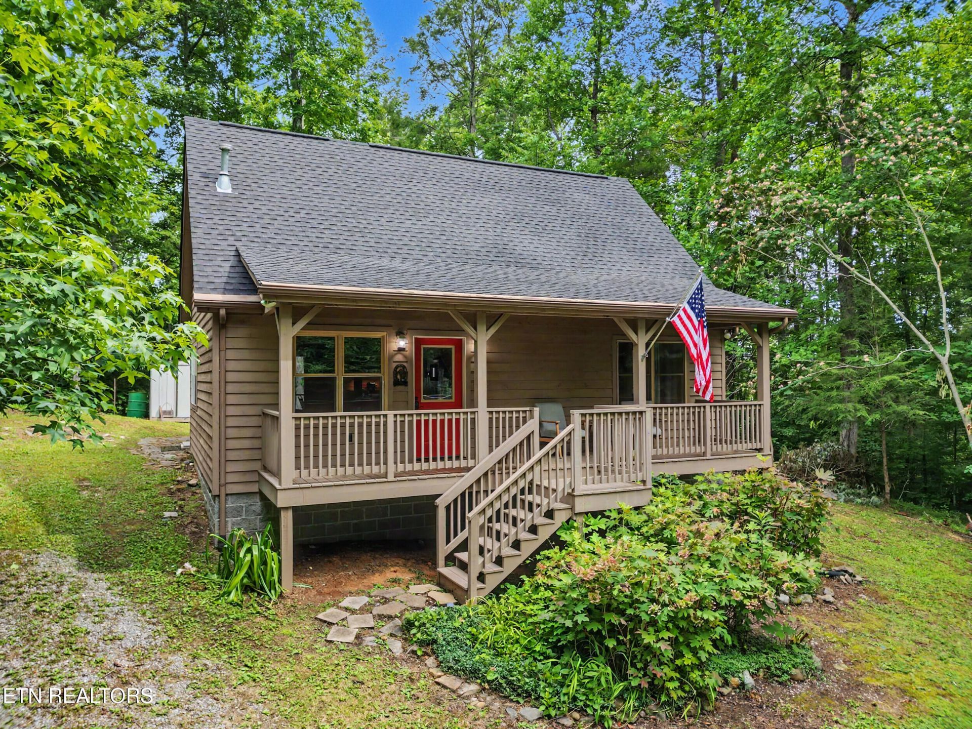 1006 Dry Valley Rd, Townsend, TN 37882 Main Photo