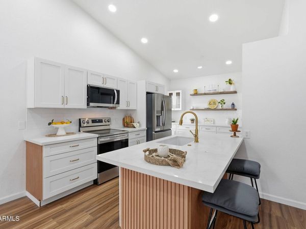6321 W BERYL Avenue, Glendale, AZ 85302