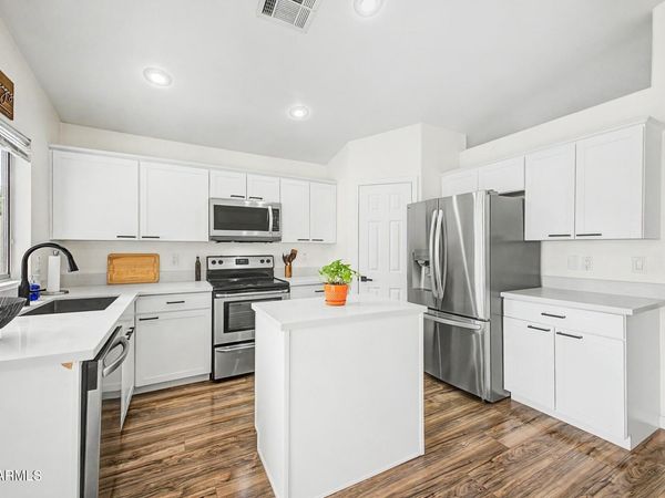 822 E MONONA Drive, Phoenix, AZ 85024