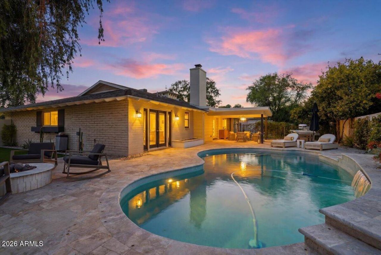 216 E Glenn Drive, Phoenix, AZ 85020 Main Photo