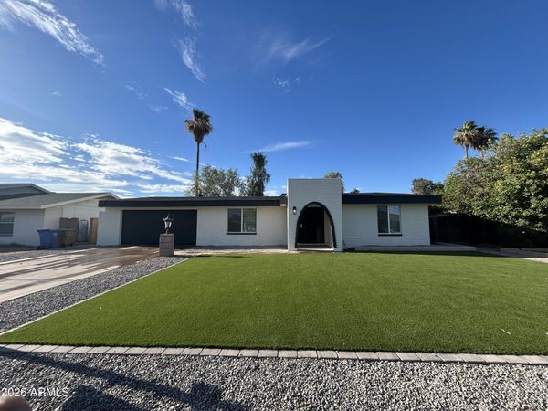 4136 W CARON Street, Phoenix, AZ 85051