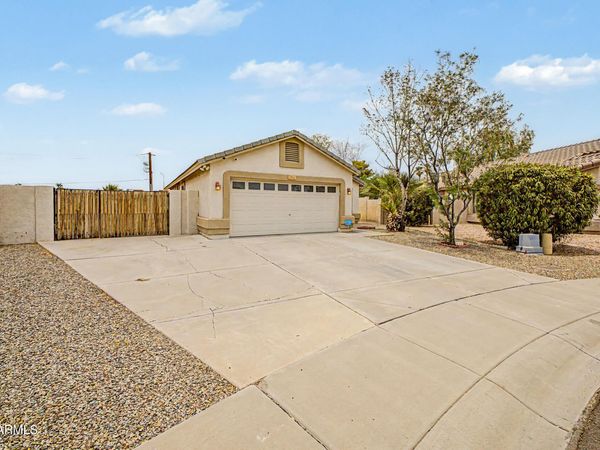 5853 W SELDON Lane, Glendale, AZ 85302