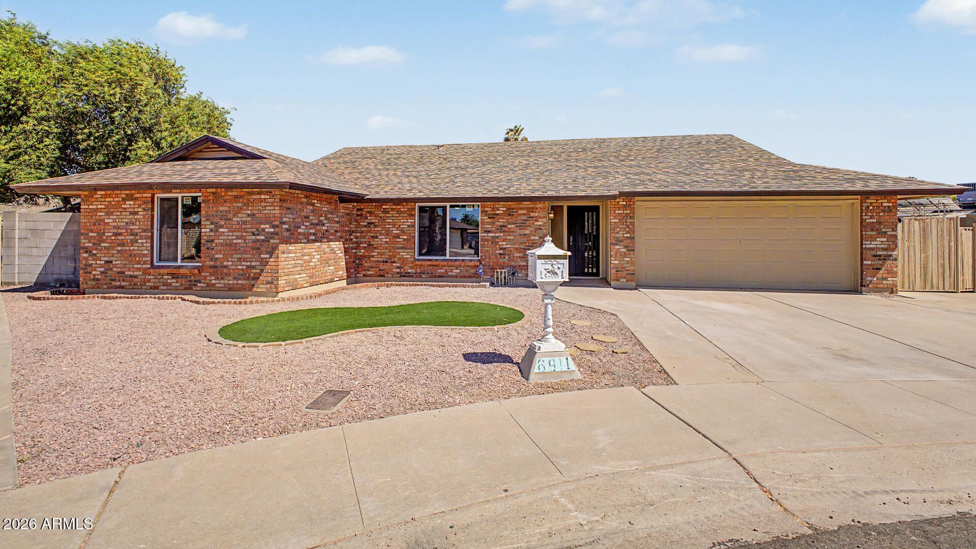 6911 W Vermont Avenue, Glendale, AZ 85303 Main Photo