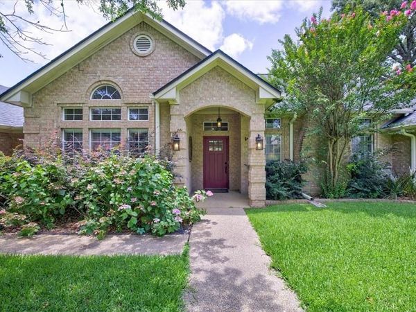 18400 Woodhollow Drive, Flint, TX 75762