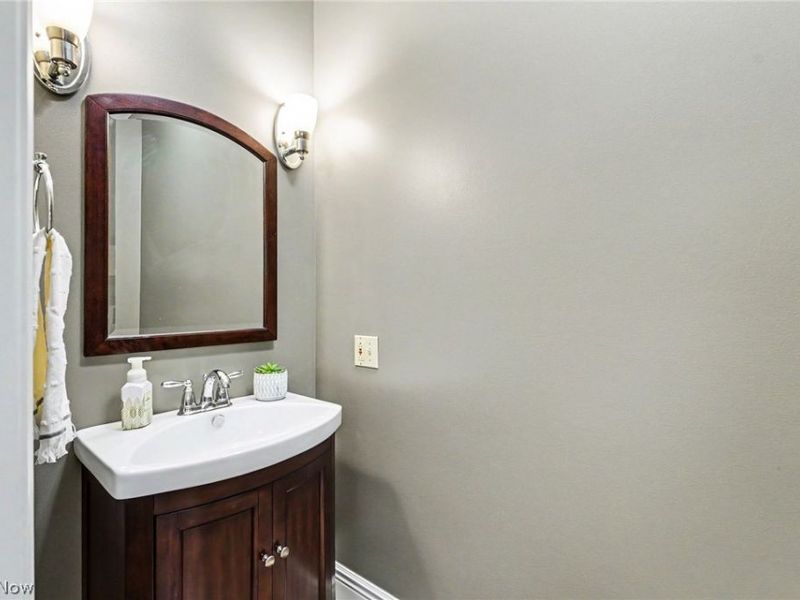 861 E Beech Street, Jefferson, OH 44047 Photo 10