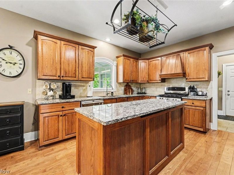 861 E Beech Street, Jefferson, OH 44047 Photo 5