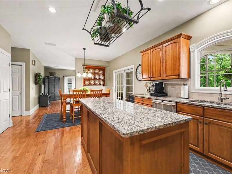 861 E Beech Street, Jefferson, OH 44047 Photo 8