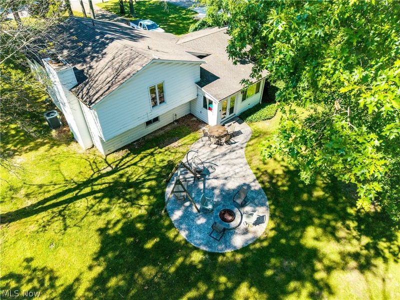 820 Lincoln Street, Amherst, OH 44001 Photo 2