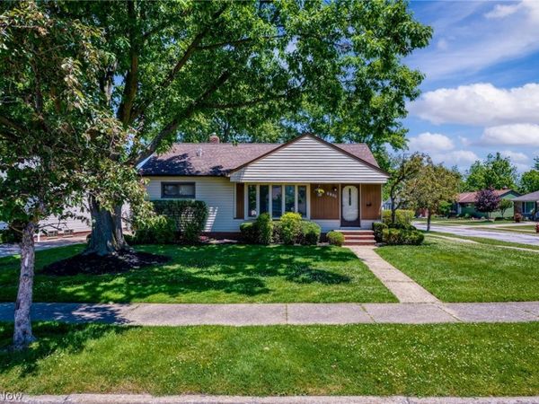 1759 Chelmsford Road , Mayfield Heights, OH 44124