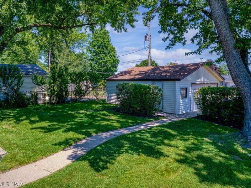 1759 Chelmsford Road, Mayfield Heights, OH 44124 Photo 28