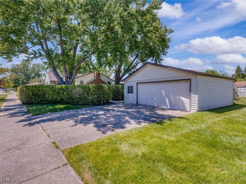 1759 Chelmsford Road, Mayfield Heights, OH 44124 Photo 31