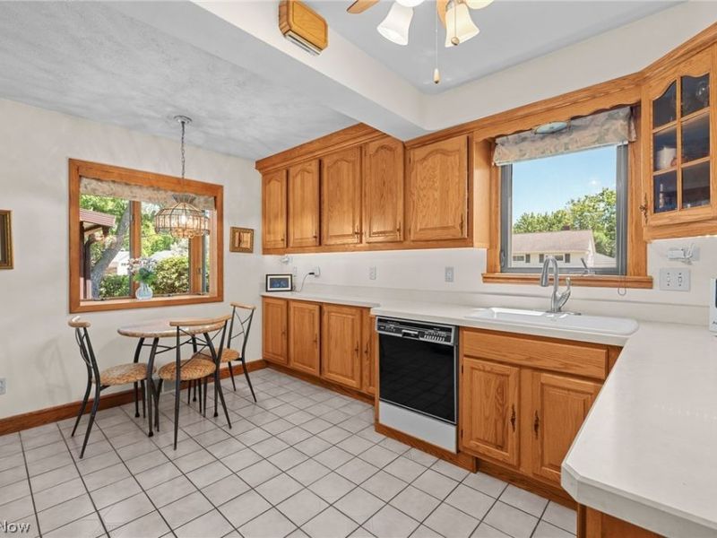 1759 Chelmsford Road, Mayfield Heights, OH 44124 Photo 7