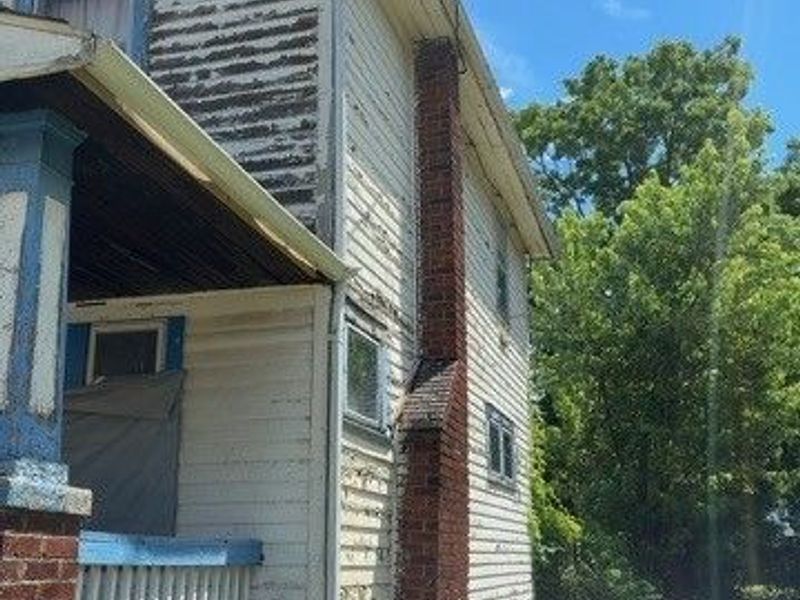 895 E 130th Street, Cleveland, OH 44108 Photo 2