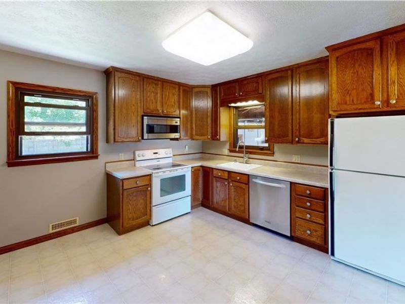 3960 Marie Drive, Brunswick, OH 44212 Photo 7
