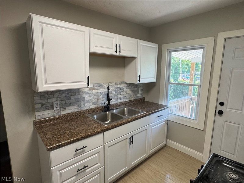 13704 Deise Avenue, Cleveland, OH 44110 Photo 9