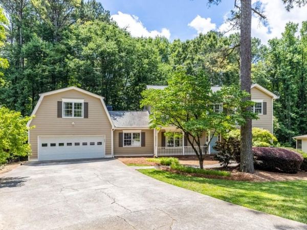 1025 Foxfire Drive , Lawrenceville, GA 30044