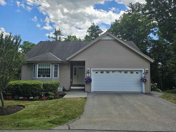 9 Hemlock Drive, Newton, NH 03858