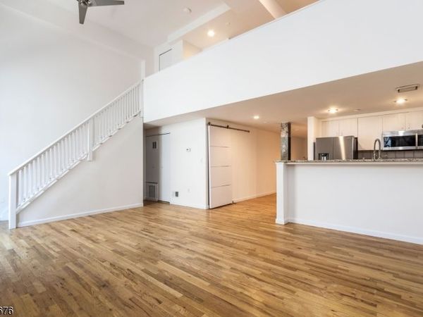 518 Gregory Ave, Weehawken, NJ 07086