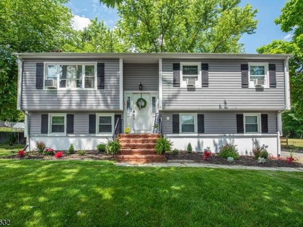 6 Parkview Dr, Mansfield, NJ 07840