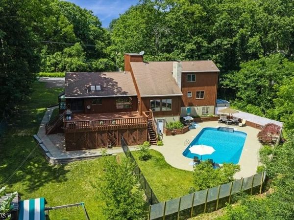 5 Dogwood Trl, Hardyston, NJ 07460