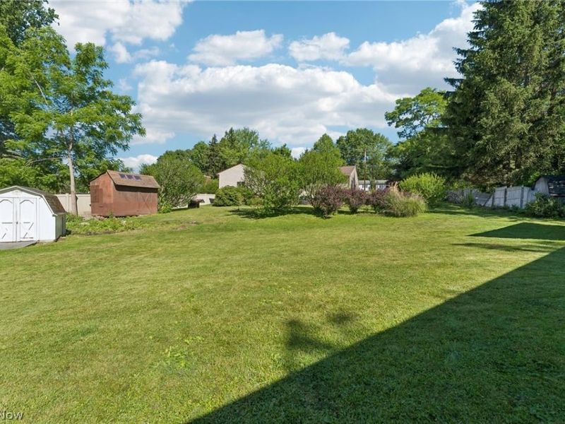 432 Mackinaw Avenue, Bath, OH 44333 Photo 34