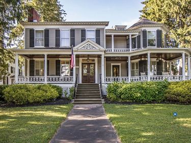 11 Albany Street, Cazenovia, NY 13035