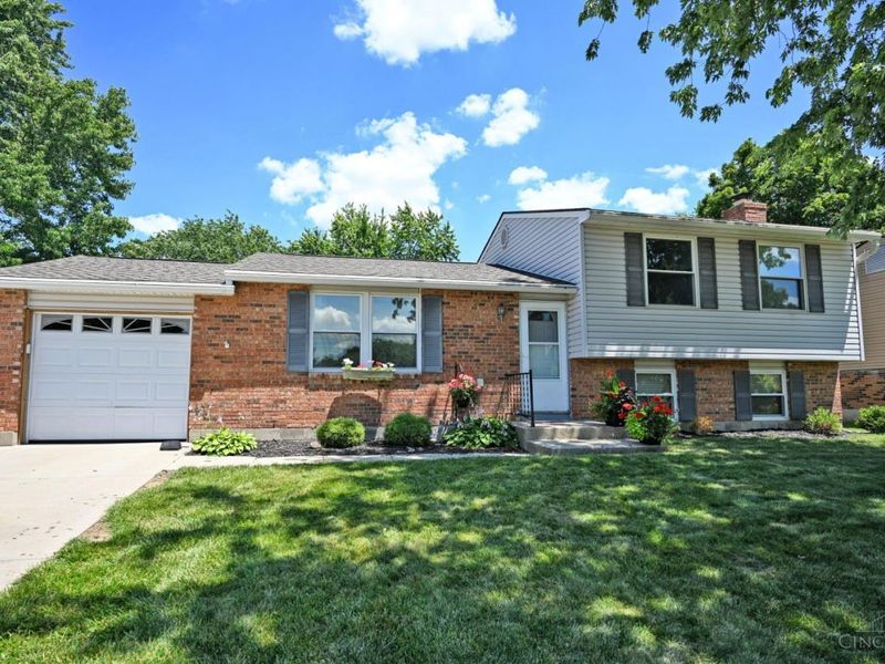 768 Tradewind Drive, Mason, OH 45040 Photo 2