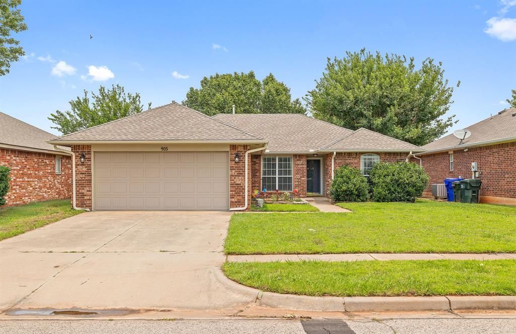 905 Shadowhill Street, Norman, OK 73071 Main Photo