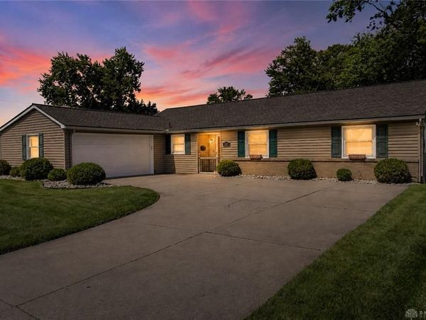 185 Broadripple Road, Centerville, OH 45458