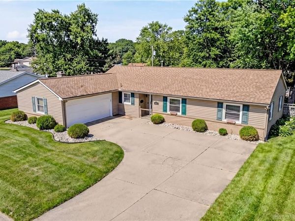 185 Broadripple Road, Centerville, OH 45458