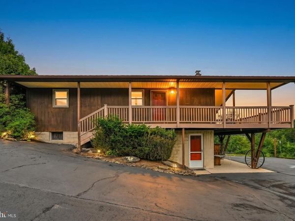1933 WYNONAH DRIVE , AUBURN, PA 17922
