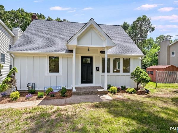 201 Dixon Avenue, DUMONT, NJ 07628