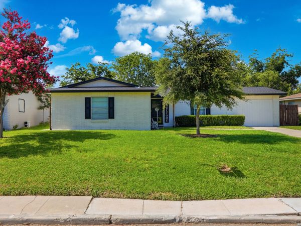 5202 CORAL MIST ST, Kirby, TX 78219