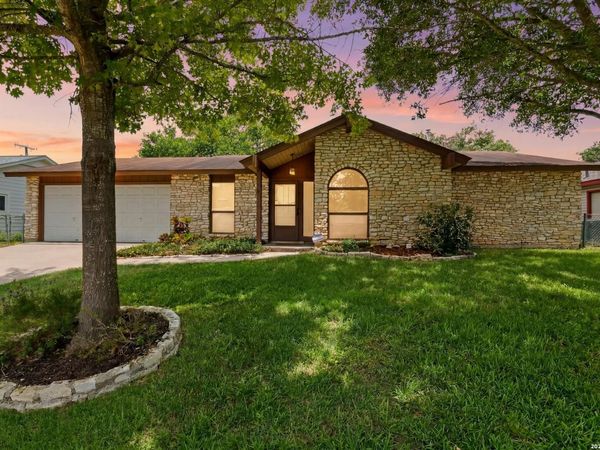 7829 VILLAGE OAK DR, Live Oak, TX 78233