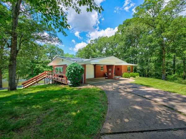 1062 S Moon Road, Scottsburg, IN 47170