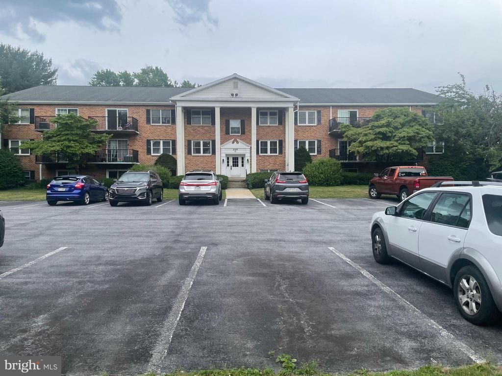 2109 UNIT, CAMP HILL, PA 17011