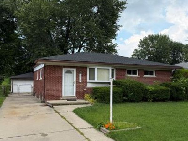 23739 Lakewood Street, St. Clair Shores, MI 48082