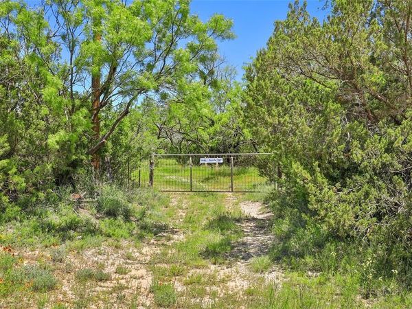 4897 FM 1086 , Bradshaw, TX 79567