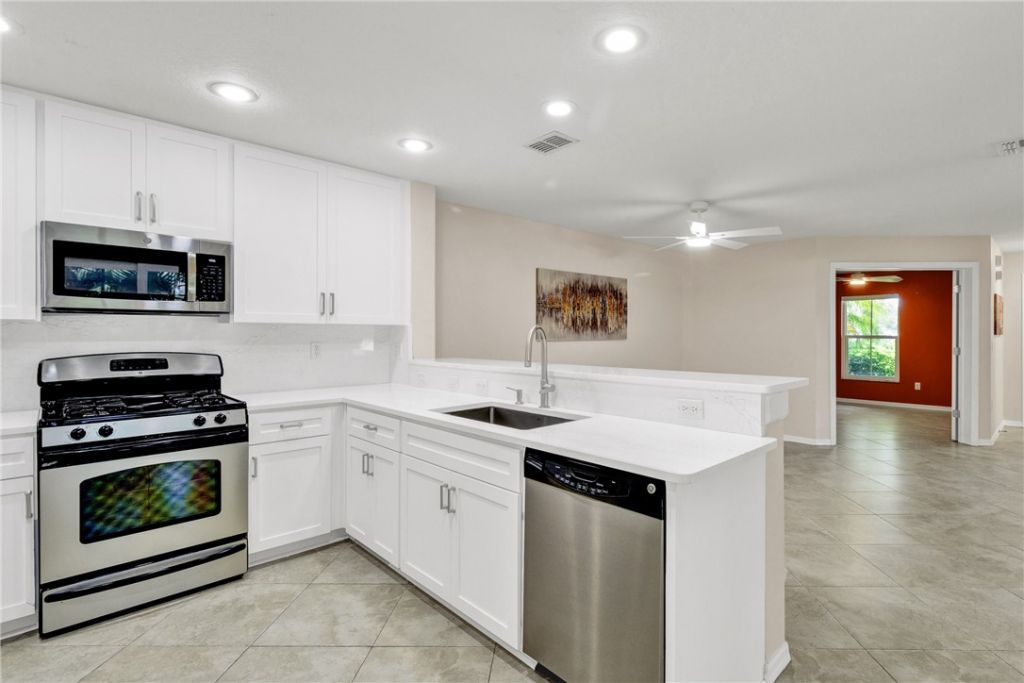 1670 Pointe West Way, Unit 1670, Vero Beach, FL 32966 Photo