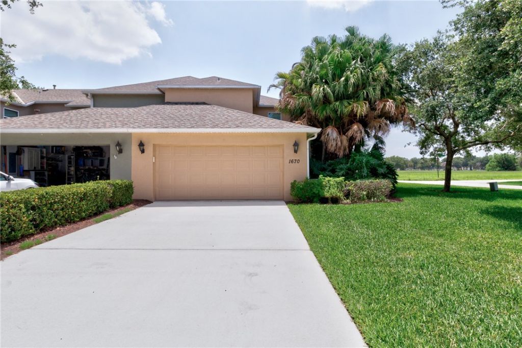 1670 Pointe West Way, Unit 1670, Vero Beach, FL 32966 Photo