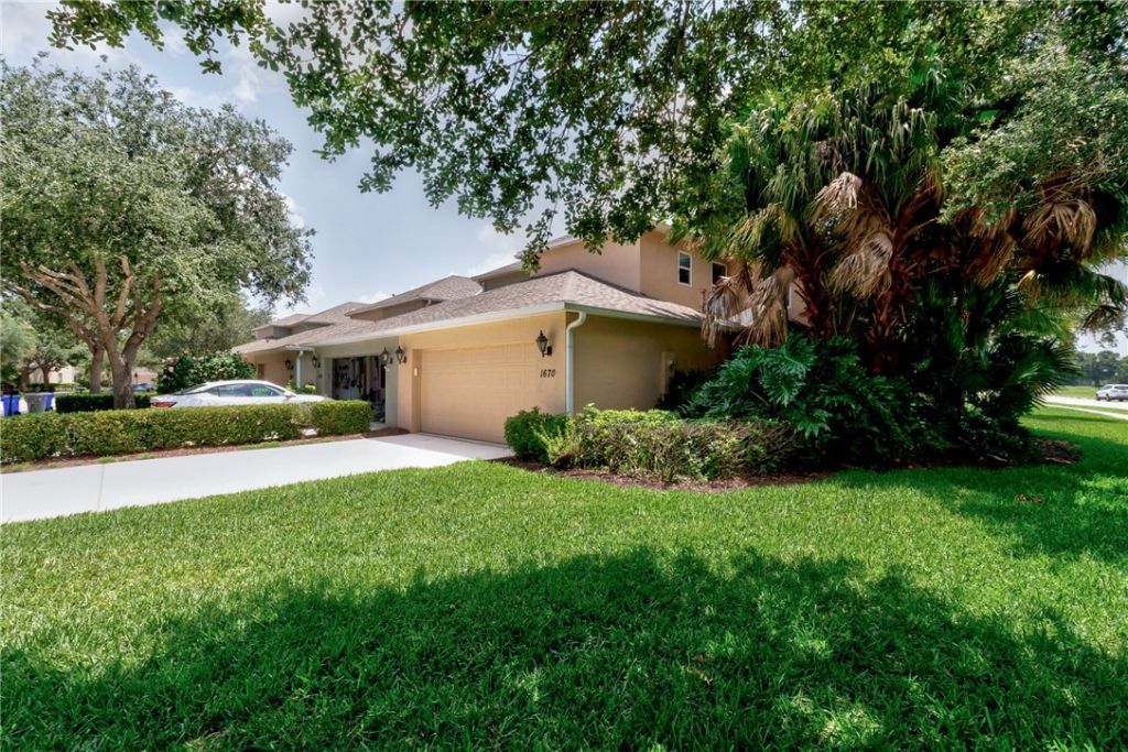 1670 Pointe West Way, Unit 1670, Vero Beach, FL 32966 Photo