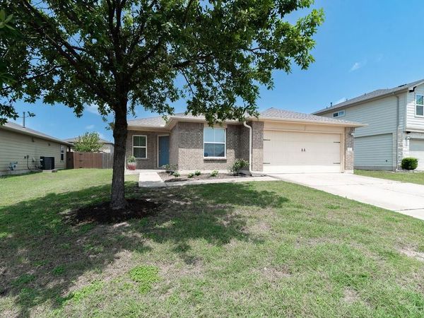 112 Hawkins CT, Hutto, TX 78634