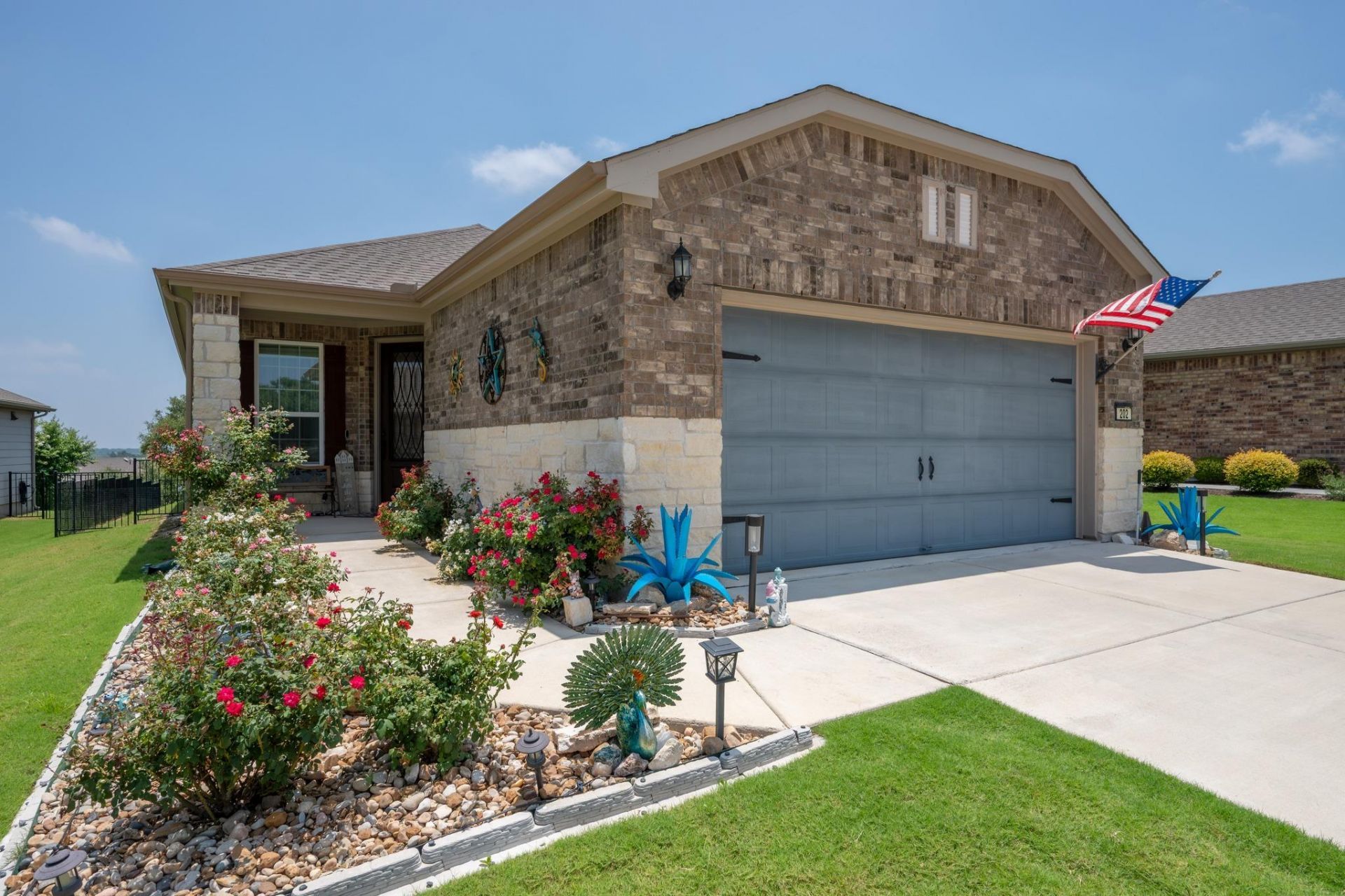 202 Yorktown St, Georgetown, TX 78633 Main Photo