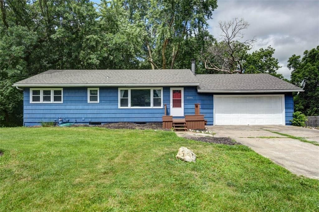 8840 N Forest Avenue, Kansas City, MO 64155 Main Photo
