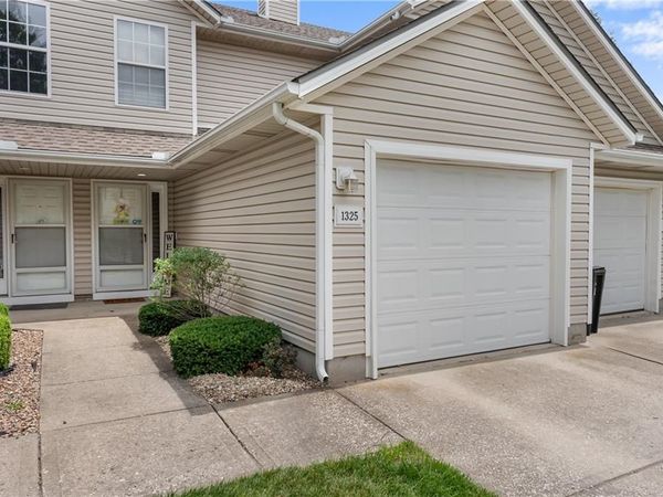 1325 SE NORWOOD Drive, Lee's Summit, MO 64081